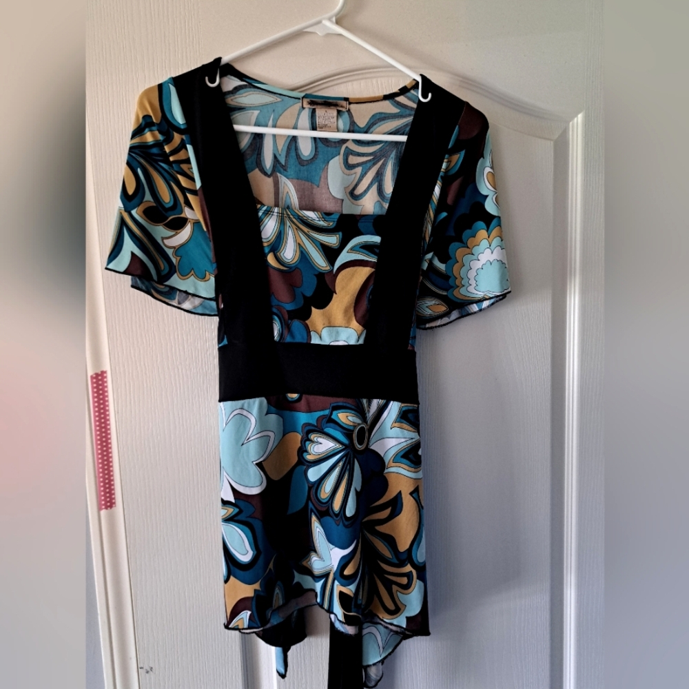 Susan Lawrence Abstract Pattern Top in Blue and Tan